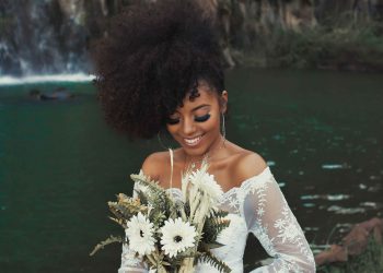 What Hairstyle Should I Have For My Wedding Day?